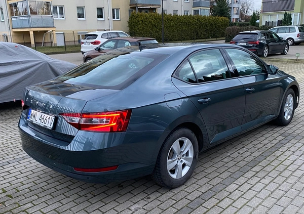 Skoda Superb cena 72900 przebieg: 208500, rok produkcji 2020 z Wołomin małe 154
